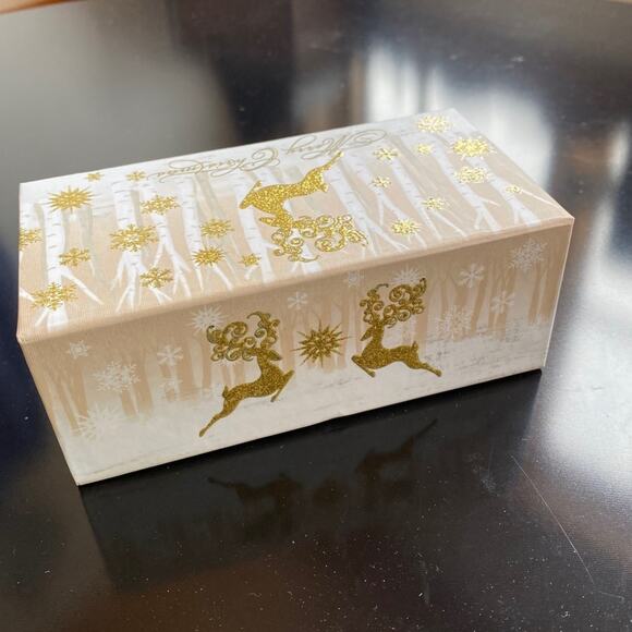 Punch Studio "We Wish You a Merry Christmas" Small Keepsake Music Box - Picture 4 of 11